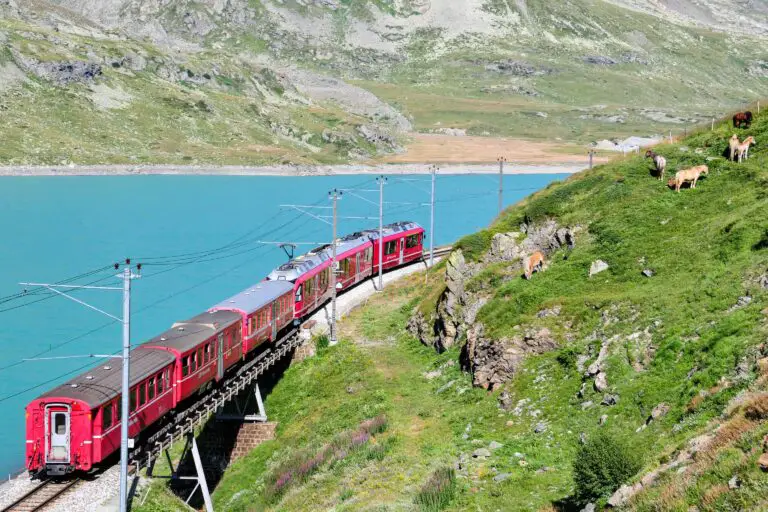 Regional train along Lago Bianco at the Bernina Pass