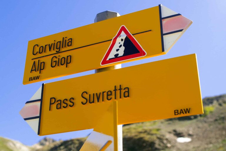 Rockfall warning at Swiss hiking sign