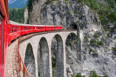 RhB train on the Landwasser viaduct near Filisur