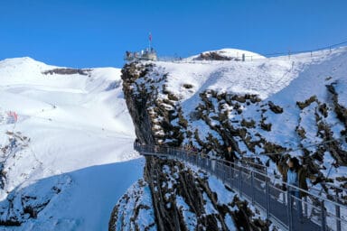 Viewpoint and Cliff Walk with suspension bridge at Grindelwald-First.