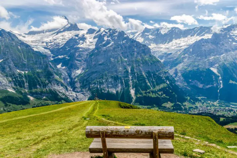 Bench with view of Schreckhorn and Grindelwald, between First and Grosse Scheidegg