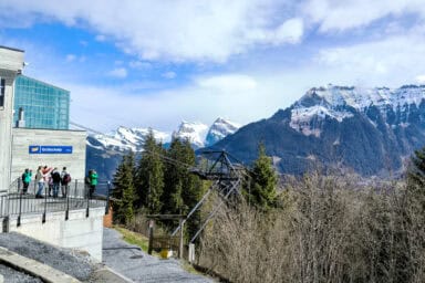 Die kombinierte Seilbahn- und Zugstation auf der Grütschalp oberhalb von Lauterbrunnen.