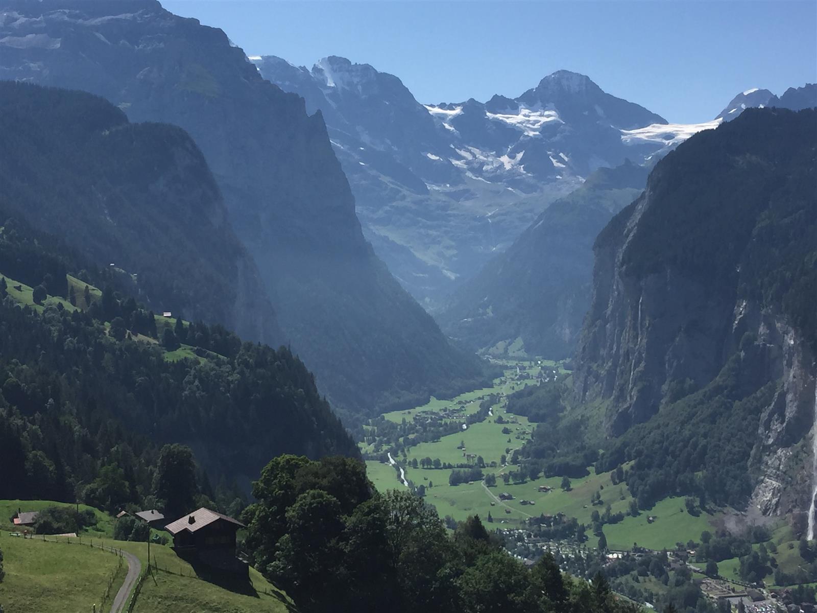 Interlaken Ost to Wengen with luggage