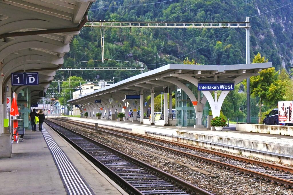 How to get from Zurich to Interlaken all options explained
