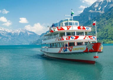 The motorboat "Jungfrau" at Lake Brienz in spring.
