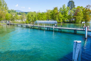 Bootsanleger des Verkehrshaus-Lido in der Nähe des Verkehrshauses in Luzern.