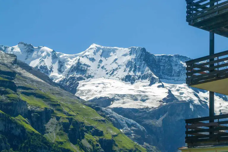 Balconies with mountain view in Mürren