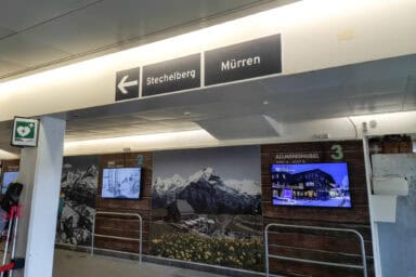 Wegbeschreibung im Seilbahngebäude in Mürren.