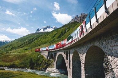 Guided Glacier Express & Lucerne tour from Zurich