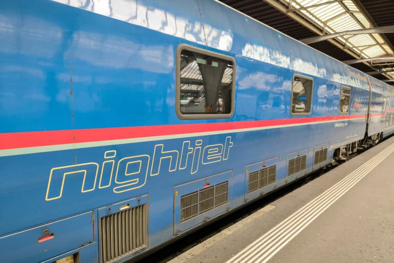 A Nightjet sleeper train, connecting Zurich, at the "Zürich HB" station.