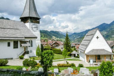 The church and chapel of Zweisimmen.